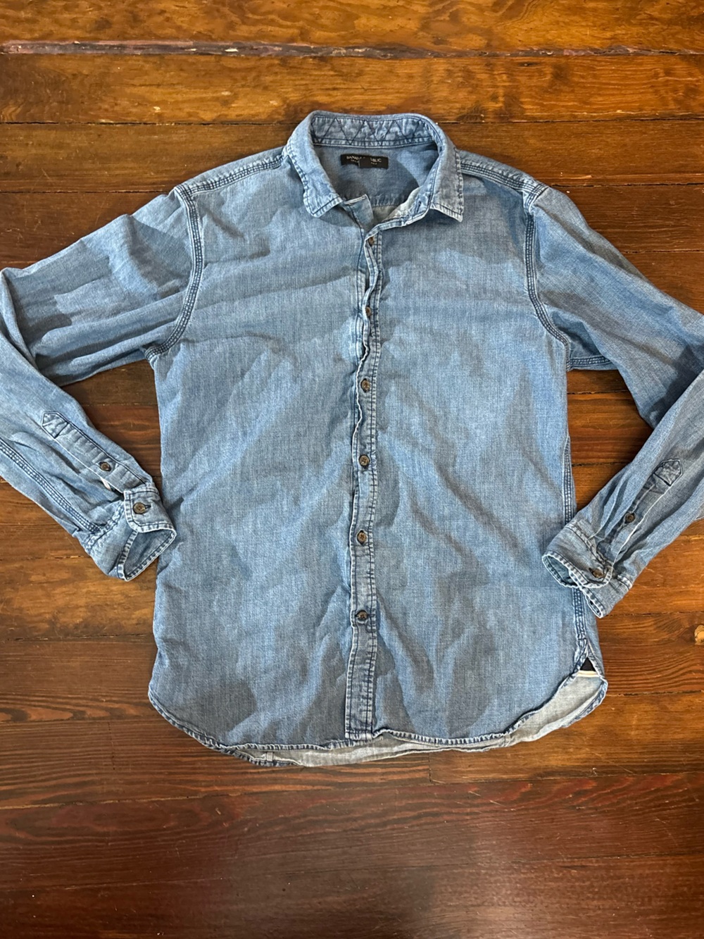 Banana republic blue chambray tailored slim fit button down shirt size M